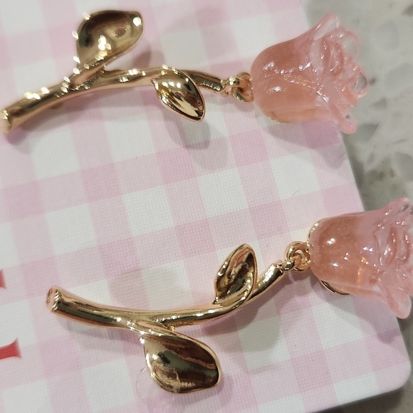 🌸 🔹️Piper K🔹️ Beautiful Floral  Drop Earrings  NWT ✨️🌼 - Picture 4 of 5